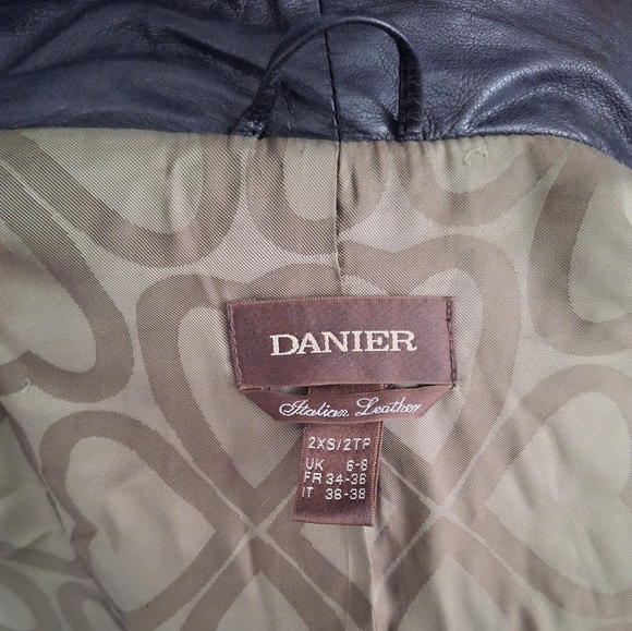 Danier Italian Leather Jacket - Picture 6 of 11